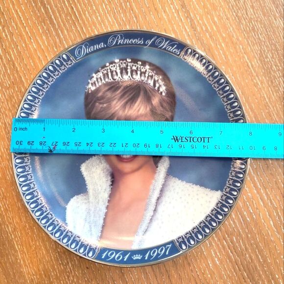 Franklin Mint Princess Diana Tribute Plate, Danbury Diana The People's Princess - Picture 6 of 6